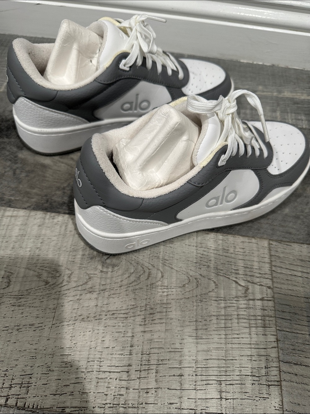ALO Yoga Women's Sneakers in White and Gray
